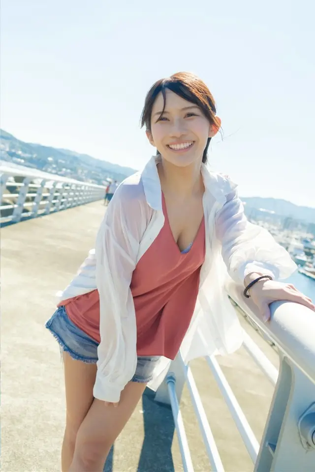 코토이 아리사 사진집 『코토이에게 사랑과 진홍과 새벽의 완전판』 Set.01