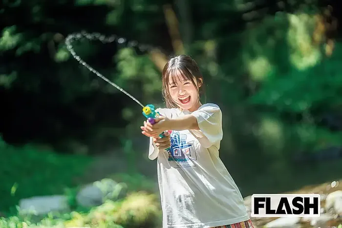 시라하마 미우, 타케우치 호노카, 플래시 2025년 11월 4일호