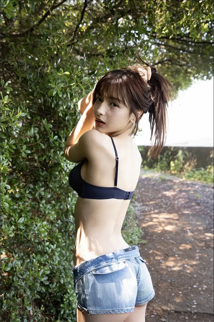 에리와 마리 자매 위클리 플레이보이 No.341 “지나가도 괜찮아, 난 여기 있을게. 2주차”