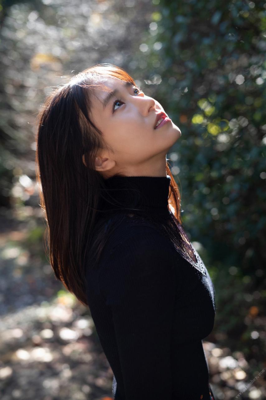햇살에 빛나는 피부를 가진 Nene Shida 네네시다 일본처자