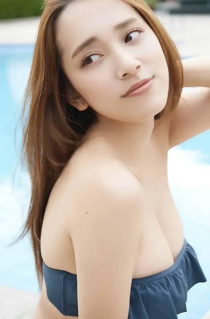 사야카 토마루 FRIDAY 디지털 사진집 『버튼이 터지는 F컵 Vol.3』 Set.01