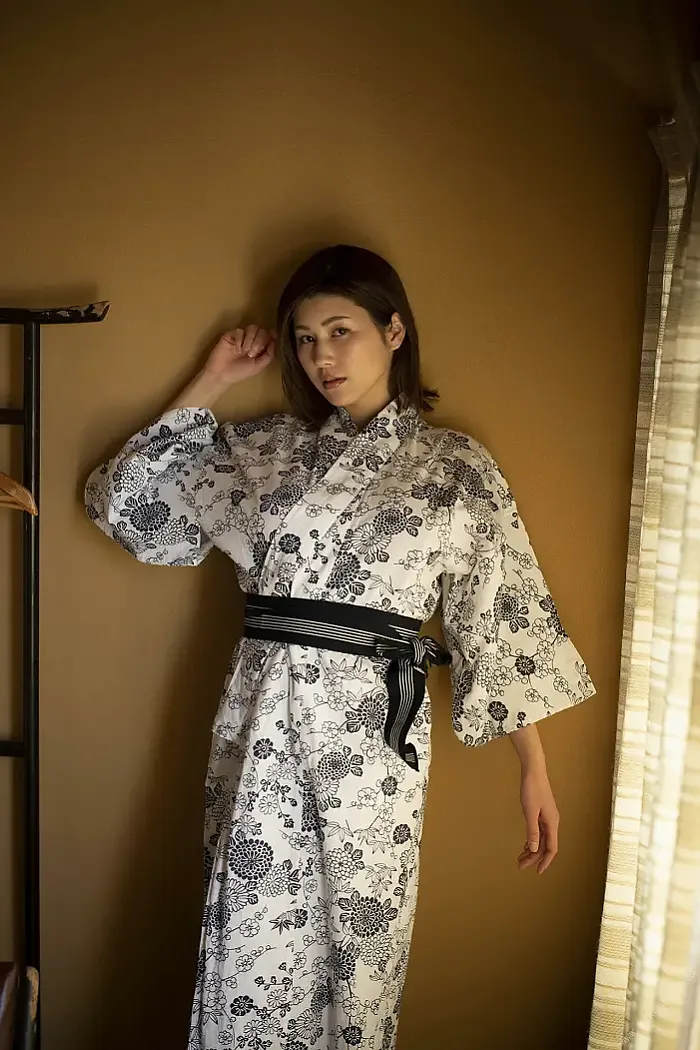 문단속 안 하는 스즈메 야스 1분전