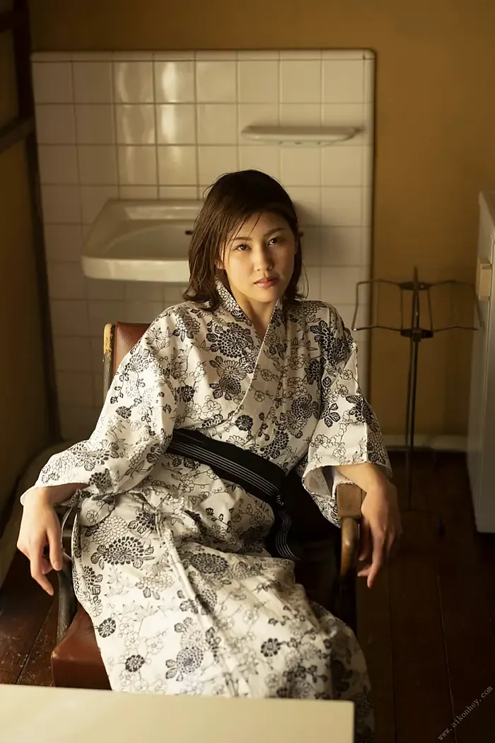 문단속 안 하는 스즈메 야스 1분전