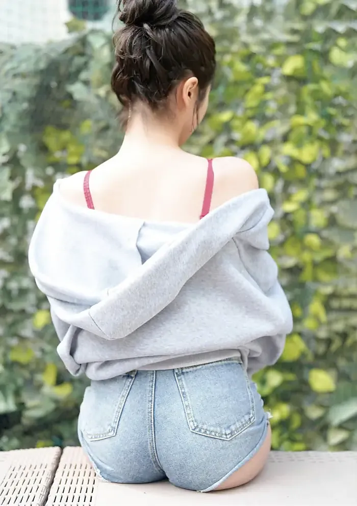 아카리 시라세 1st 사진집 [ 착각 ] Set.02