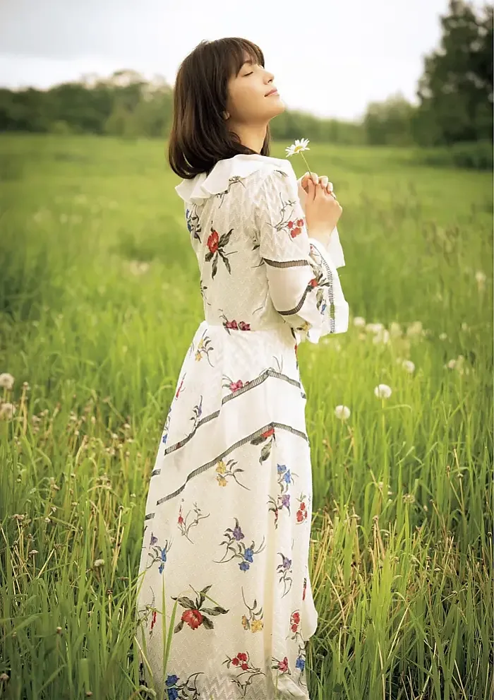 미키 난리 2번째 사진집 『jamais vu』 Set.04