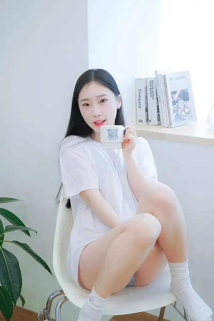 Pureding 퓨딩, Web Photobook Vol.04 Set.01