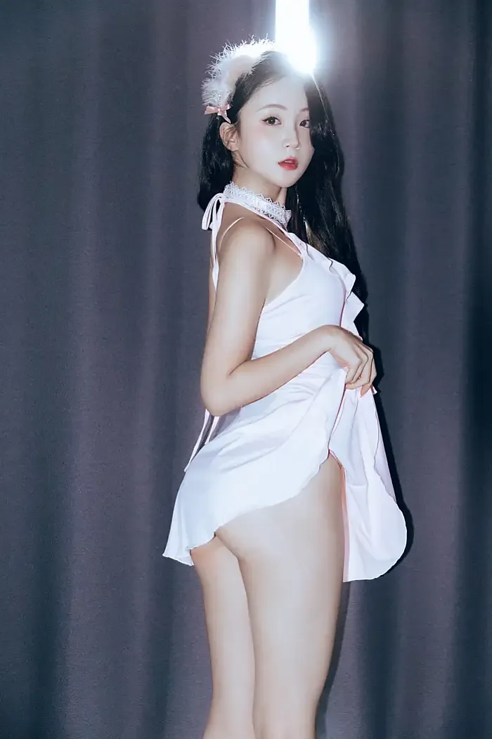 Hanseul 한슬, PhotoBook 「Black Swan」 Set.01