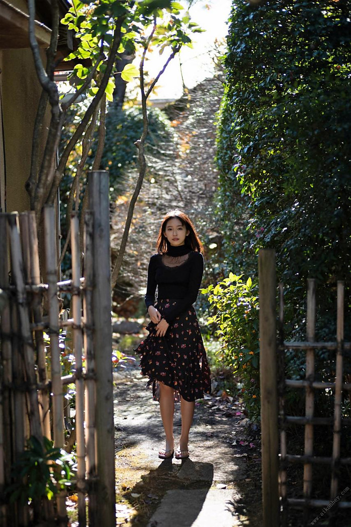 햇살에 빛나는 피부를 가진 Nene Shida 네네시다 일본처자