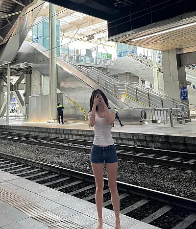 기차역 몸매 쩌는 슬랜더