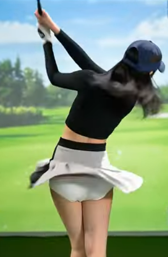 골프연습하는 미녀 골프선수