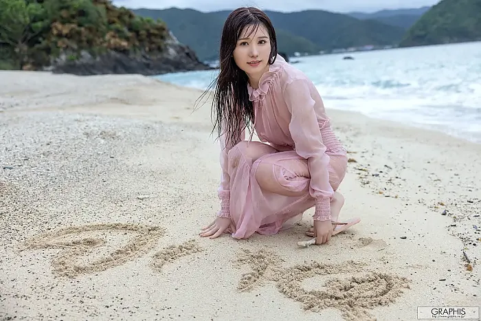 메이 이츠카이치 五日市芽依, 그래피스 스페셜 그라비어 「바캉스」 Vol.07