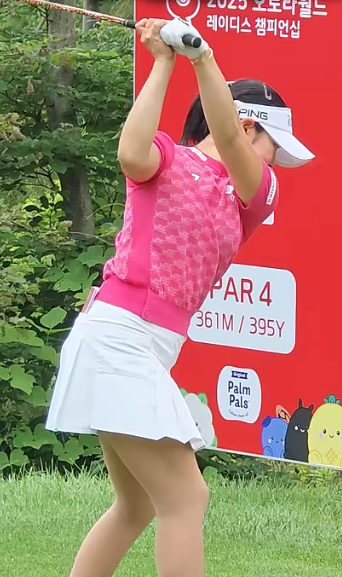 이 각도면 레깅이 다 보입니다